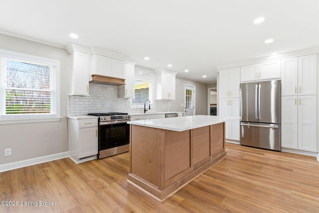 1510 Vivian Ln, Louisville, KY 40205