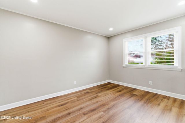 1510 Vivian Ln, Louisville, KY 40205