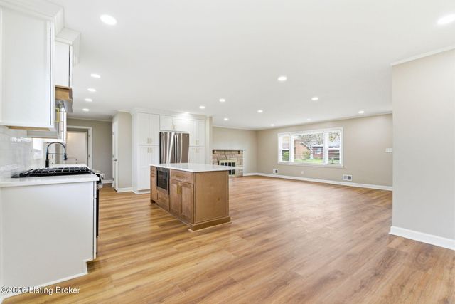 1510 Vivian Ln, Louisville, KY 40205