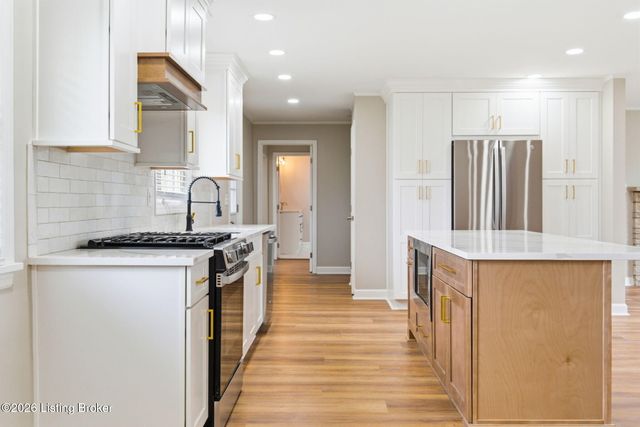 1510 Vivian Ln, Louisville, KY 40205