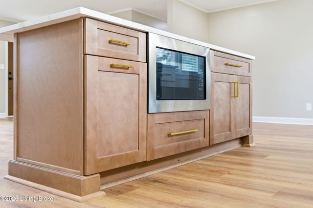 1510 Vivian Ln, Louisville, KY 40205