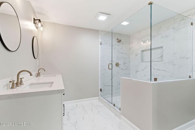 1510 Vivian Ln, Louisville, KY 40205