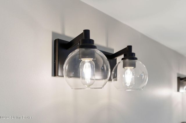 1510 Vivian Ln, Louisville, KY 40205