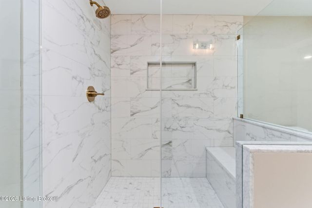 1510 Vivian Ln, Louisville, KY 40205