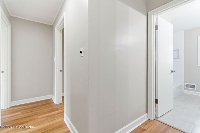 1510 Vivian Ln, Louisville, KY 40205