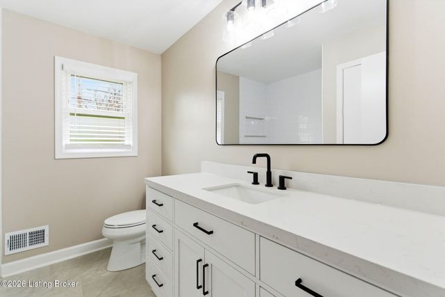 1510 Vivian Ln, Louisville, KY 40205