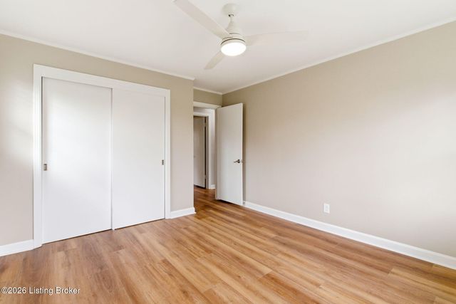 1510 Vivian Ln, Louisville, KY 40205