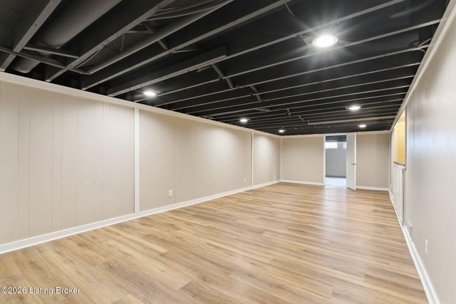 1510 Vivian Ln, Louisville, KY 40205