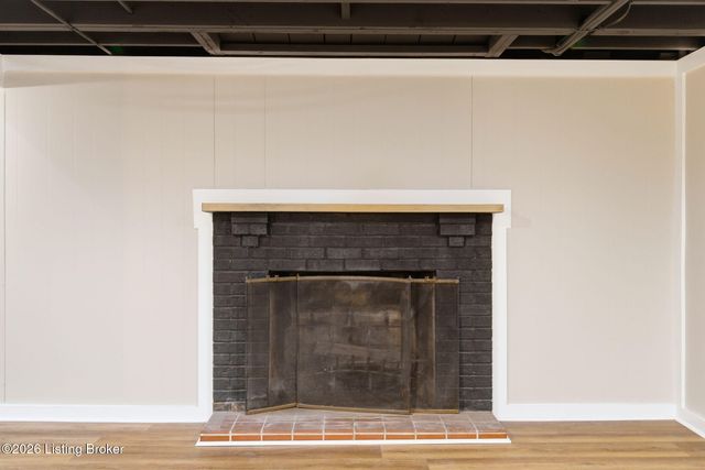 1510 Vivian Ln, Louisville, KY 40205