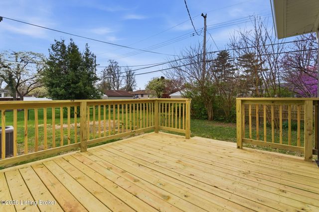 1510 Vivian Ln, Louisville, KY 40205