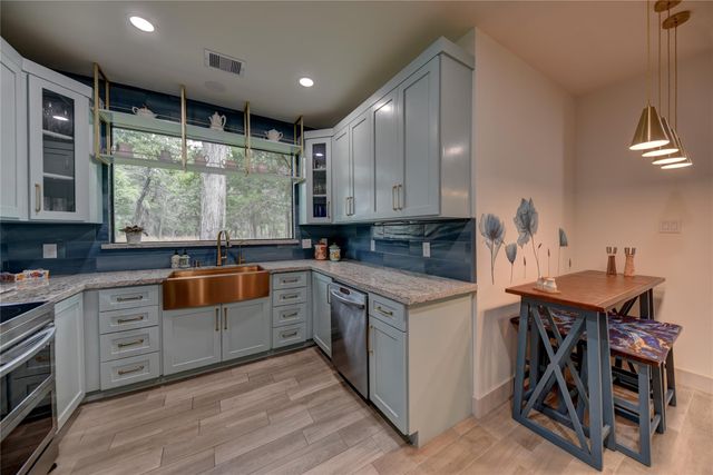 305 Pinehurst Dr Drive, New Ulm, TX 78950