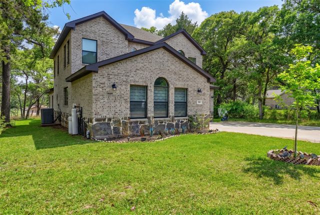 305 Pinehurst Dr Drive, New Ulm, TX 78950