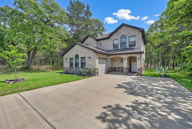 305 Pinehurst Dr Drive, New Ulm, TX 78950