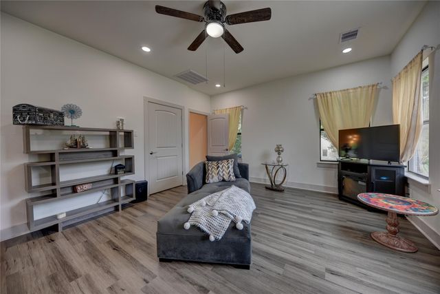 305 Pinehurst Dr Drive, New Ulm, TX 78950