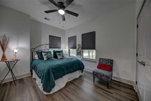 305 Pinehurst Dr Drive, New Ulm, TX 78950