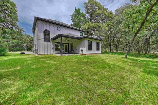 305 Pinehurst Dr Drive, New Ulm, TX 78950