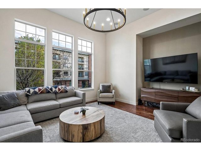 10108 Inverness Main St, Englewood, CO 80112