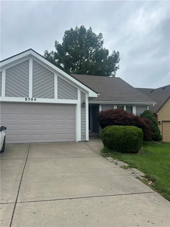 8504 NW Chatham Avenue, Kansas City, MO 64154