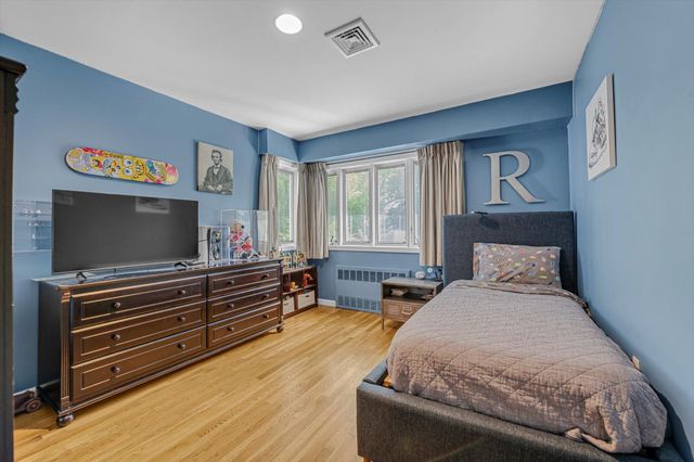 240 Somerset Drive, Hewlett, NY 11557