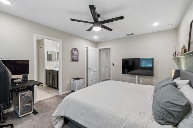 4733 DEER TRACK STREET, Tampa, FL 33610
