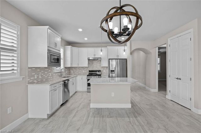 7785 Jacaranda LN, Naples, FL 34114