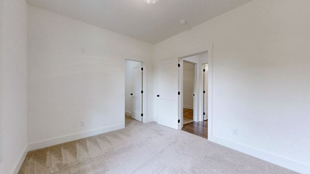 5045 Hyde Rd, Springfield, TN 37172