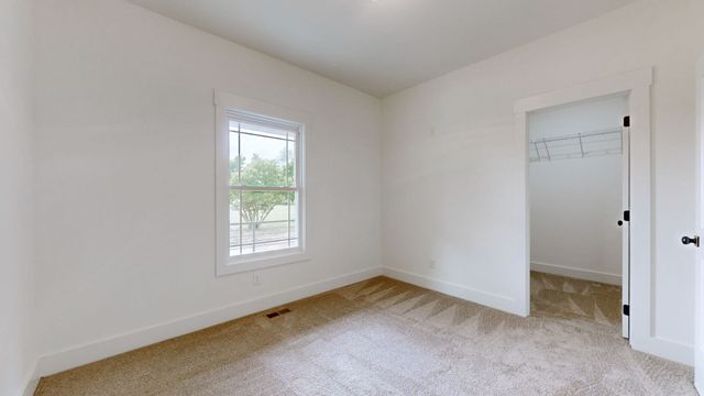 5045 Hyde Rd, Springfield, TN 37172