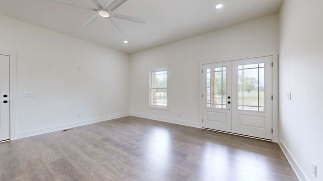 5045 Hyde Rd, Springfield, TN 37172