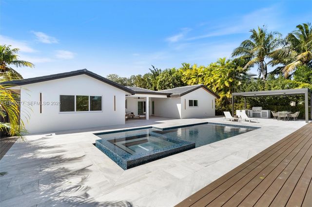 19721 NE 23rd Ave, Miami, FL 33180