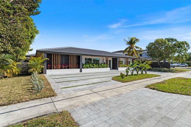 19721 NE 23rd Ave, Miami, FL 33180