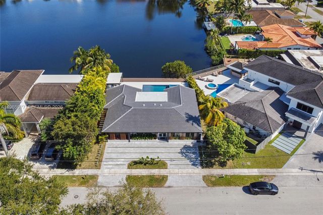 19721 NE 23rd Ave, Miami, FL 33180