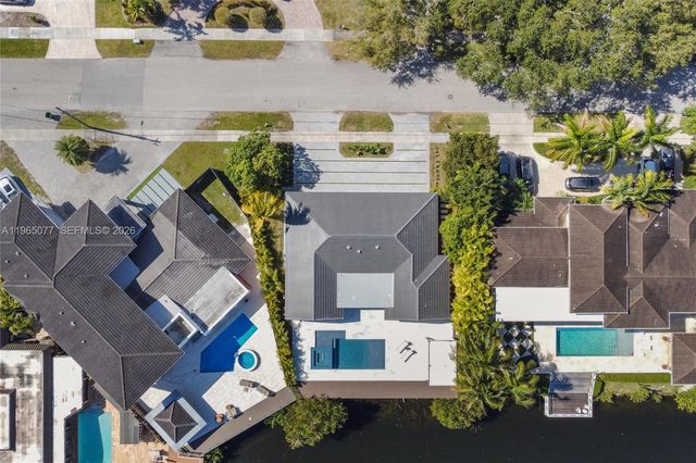 19721 NE 23rd Ave, Miami, FL 33180