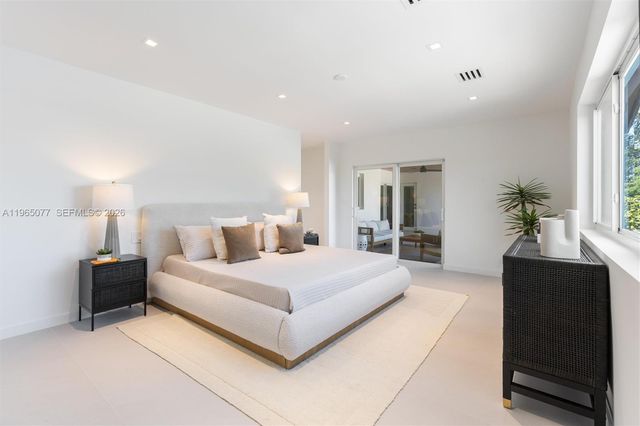 19721 NE 23rd Ave, Miami, FL 33180