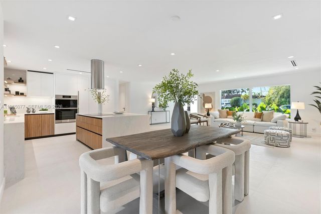 19721 NE 23rd Ave, Miami, FL 33180