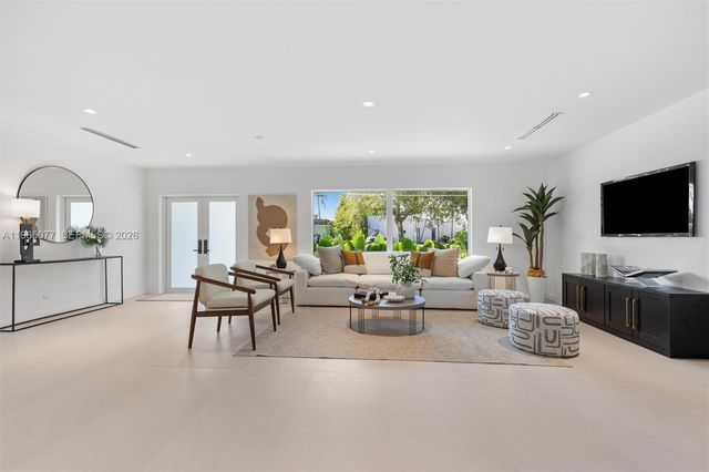 19721 NE 23rd Ave, Miami, FL 33180