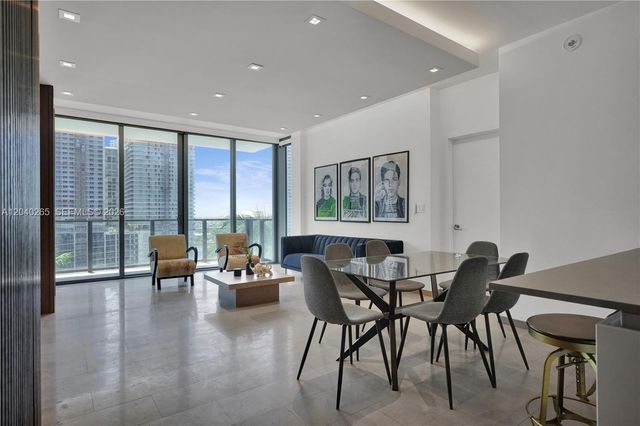 68 SE 6th St 1004, Miami, FL 33131