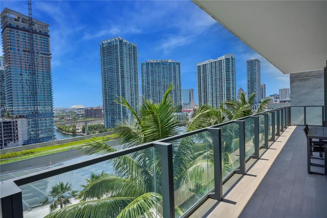 68 SE 6th St 1004, Miami, FL 33131