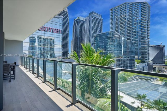 68 SE 6th St 1004, Miami, FL 33131