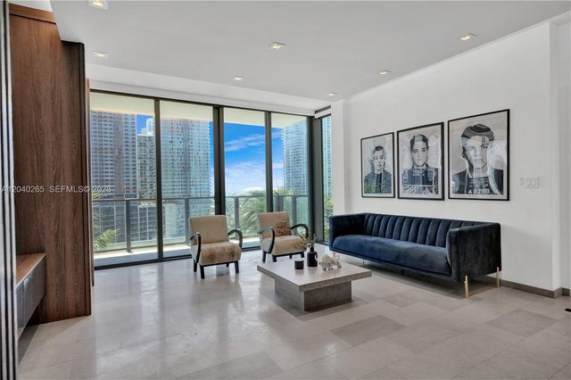 68 SE 6th St 1004, Miami, FL 33131