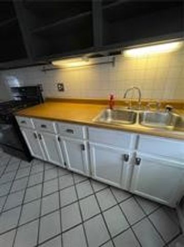 616 Loretta 1, Greenfield, PA 15217