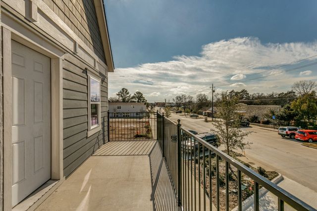 560 E S Coppell Road E, Coppell, TX 75019