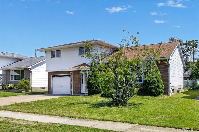 75 Fairoaks Lane, Cheektowaga, NY 14227
