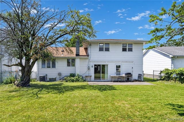 75 Fairoaks Lane, Cheektowaga, NY 14227