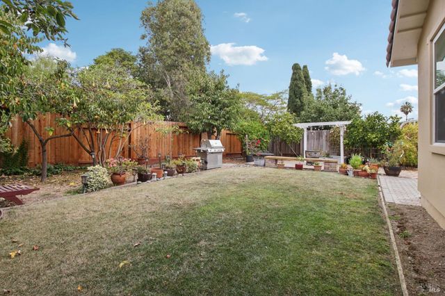 485 Avalon Cir, Vallejo, CA 94589