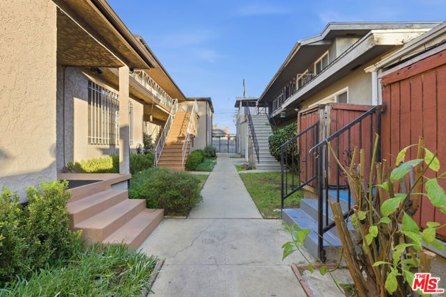 11102 Crenshaw Boulevard, Inglewood, CA 90303