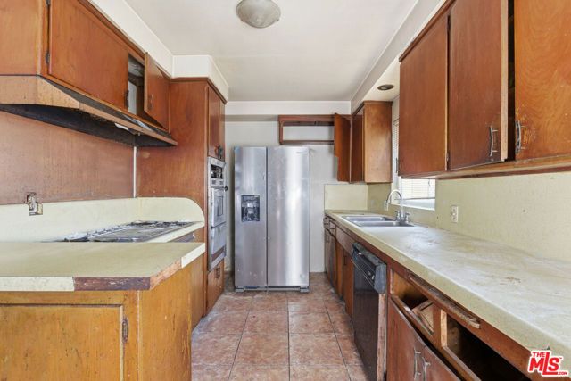 11102 Crenshaw Boulevard, Inglewood, CA 90303