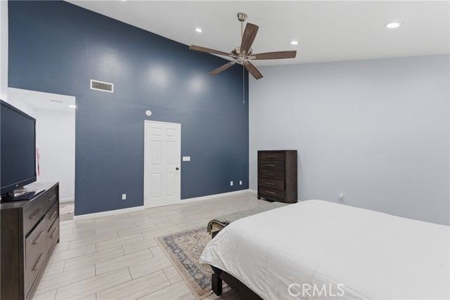 8901 Serapis 24, Downey, CA 90240