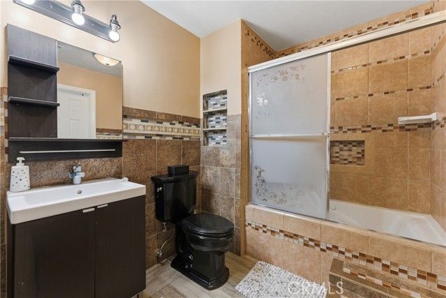 8901 Serapis 24, Downey, CA 90240