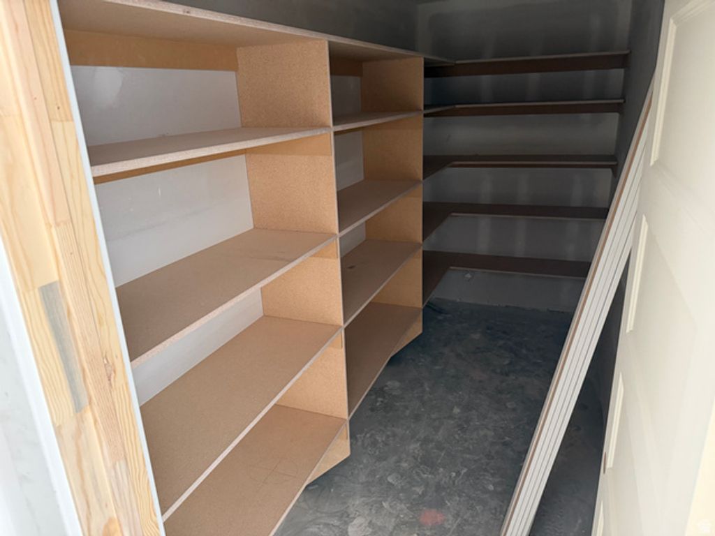 Image 19 of property listing at 3042 N MOUNTAIN RD #217, North Ogden, UT 84414