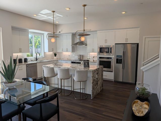 11210 Cottonwood Place 35-08 Plan 4, Saratoga, CA 95070